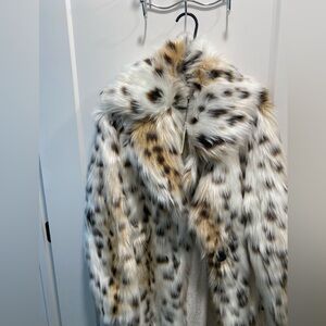 LITA by Ciara Faux Fur Snow Leopard Coat Size M